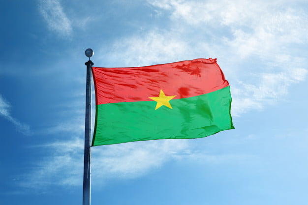 drapeau-du-burkina-faso-mat_28799-21