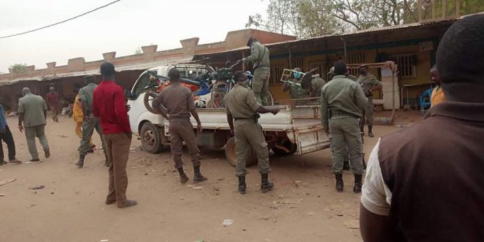 Police et commerçants