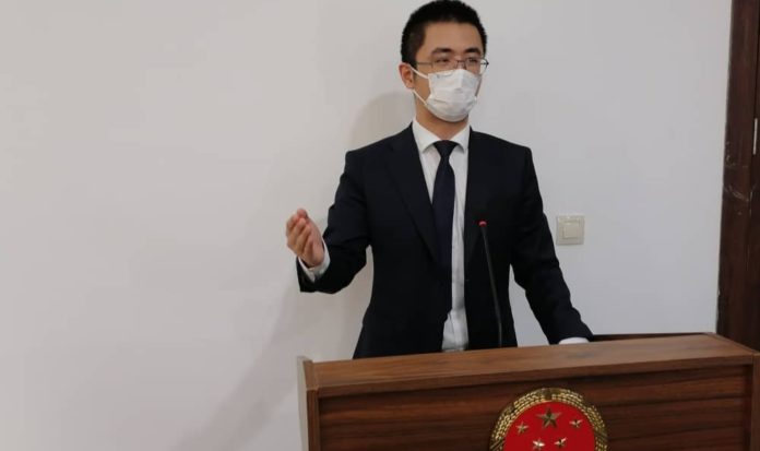 Wang bowei, Chine,chargé de comm.