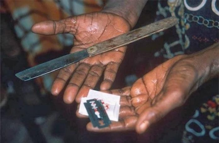 a-ziguinchor-l-039-excision-garde-toujours-la-cote-pourquoi-la-mutilation-a-la-peau-dure-1316083_1