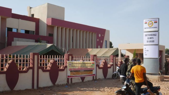 Bâtiment flambant neuf