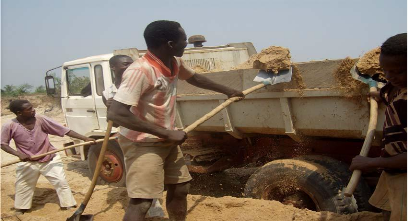 Le-transport-et-la-commercialisation-du-sable-dans-la-prefecture-du-Golfe15