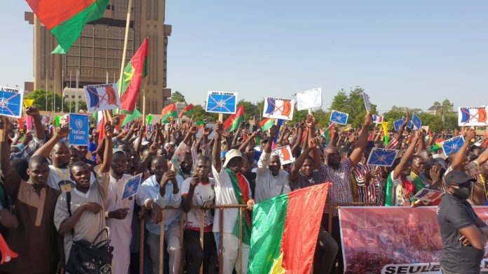 Marche meeting soutien Transition