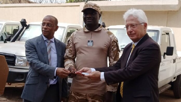 Don de pick-up par le PNUD