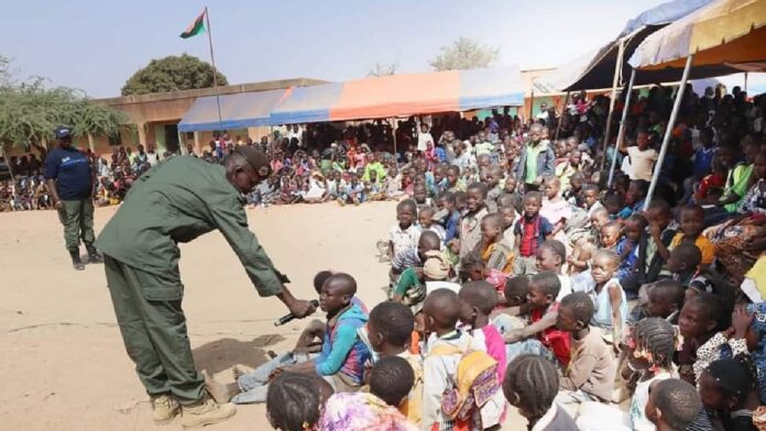 Police municipale de Ouagadougou sensibilise élève sur incivisme
