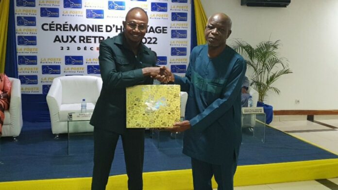 Poste BF SONAPOST hommage retraités 2023