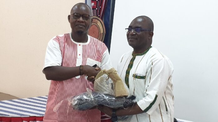 Remise de don Association des Résidents Solidaires de la Cité Saaba A'S2