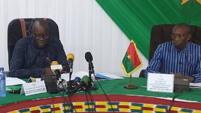 Dr Aboubakar Nacanabo et Apollinaire Kyélem de Tambela Financement pôles de croiss