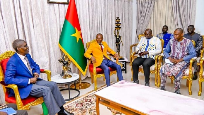 Me Apollinaire Kyélem de Tambela et Investment Faso New Air Burkina Damo Justin Ba