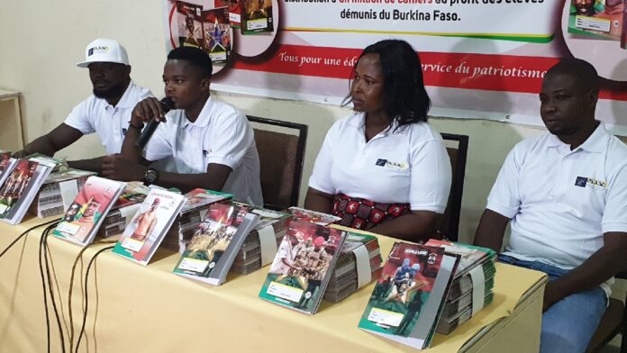 CPES un million de cahiers pour les élèves démunis