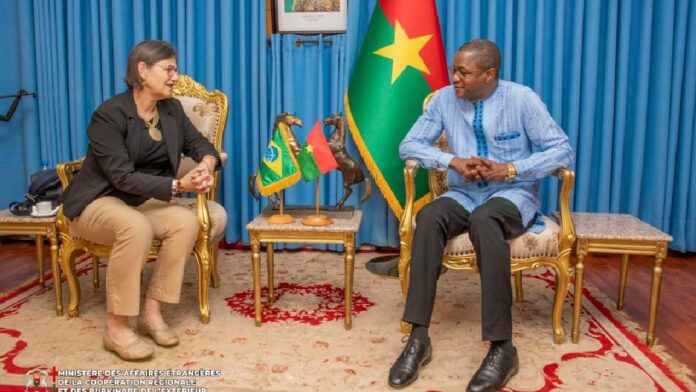 Ellen Barros amb du Brésil et Karamoko Jean Marie Traoré