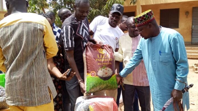 Remise de don aux PDI de Solenzo par CNAVC