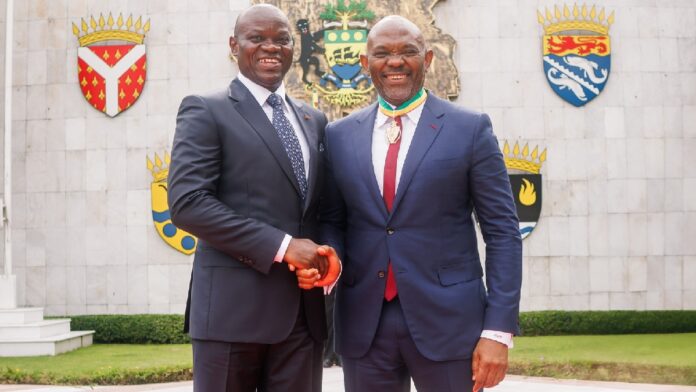 Tony Elumelu décoré par le président Brice Clotaire Oligui Nguema du Gabon