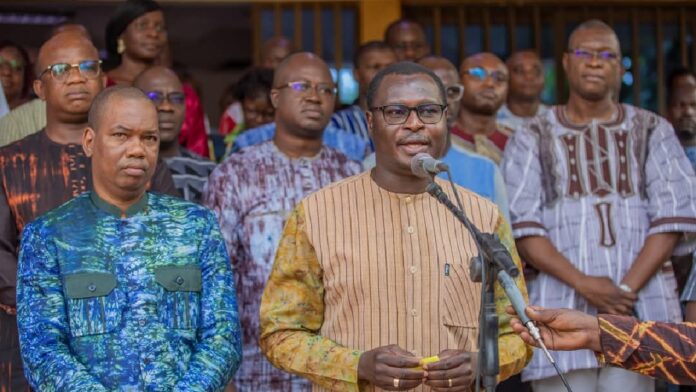 Ministre MCCAT Gilbert Ouédraogo montée des couleurs