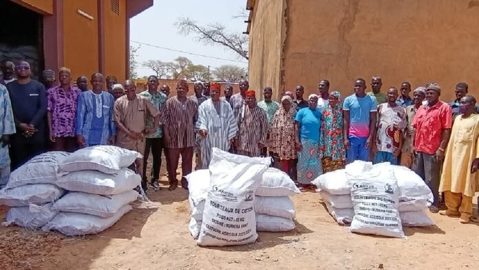 distribution aliments pour bétails au Centre-nord