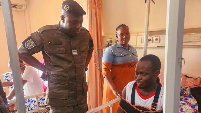 DG des Douanes Dr Yves Kafando visite douanier blessé en mission