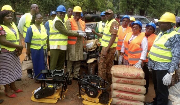 2114bb77-5f4e-4c21-833a-cb869aa4393d