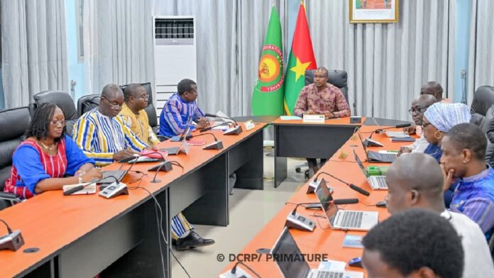PM Rimtalba Jean Emmanuel Ouédraogo évalue contrat d'objectifs ministère de 'Enseignement secondaire