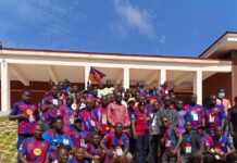 Santé : La Fédération des Supporters du FC Barcelone du Burkina apporte son soutien au CHU de Pala